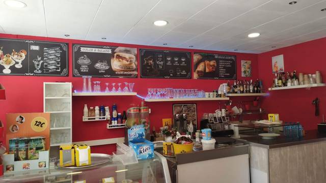 Local comercial en Alquiler en Roses - Castellbell