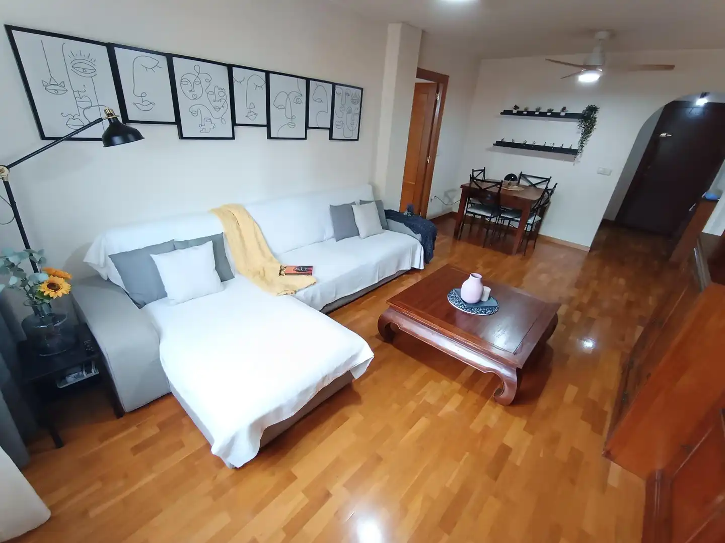Sala de estar de Piso en venta en Murcia con Aire acondicionado, Parquet y Amueblado