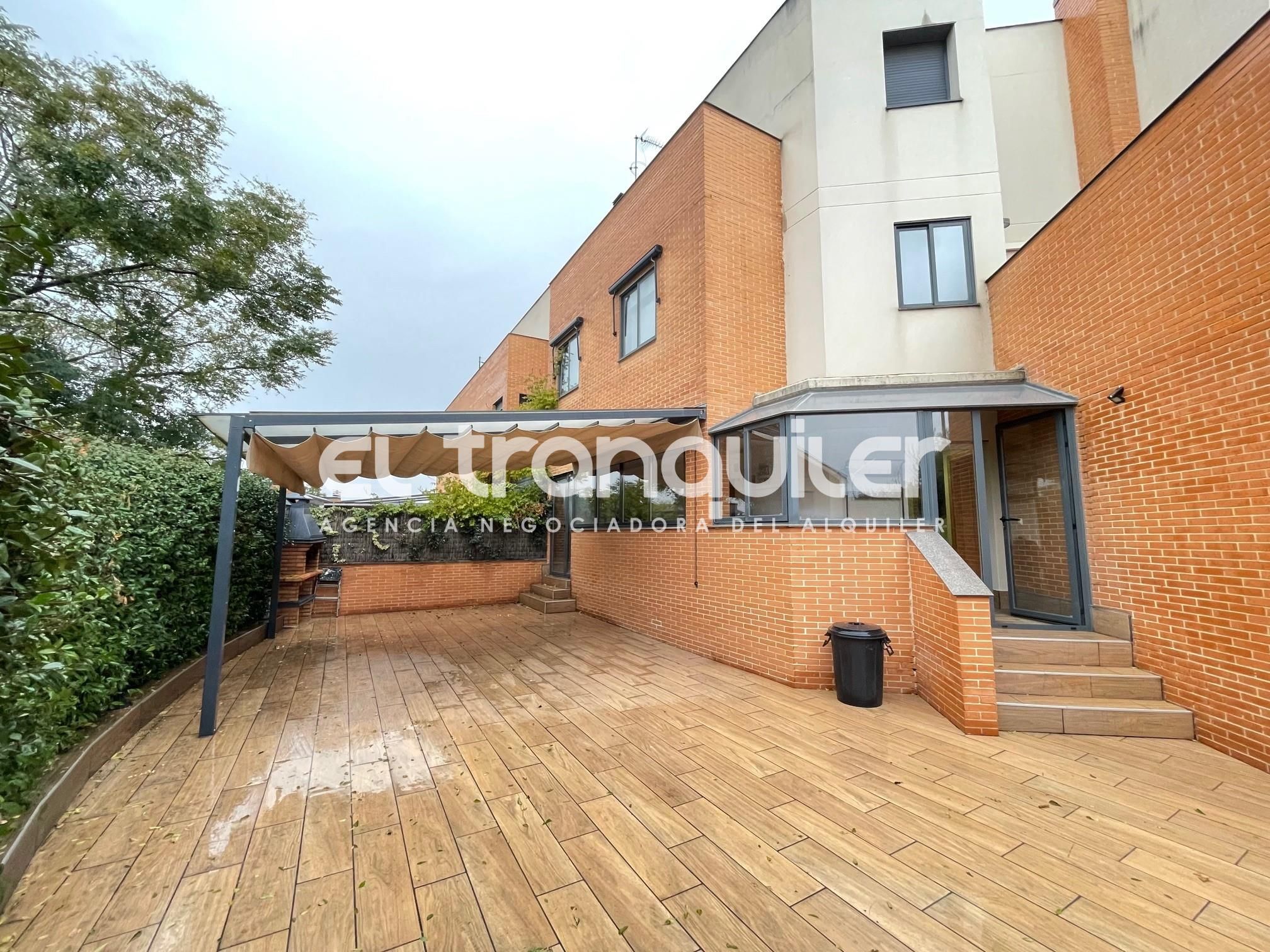 Single-family semi-detached to rent in Calle Agustina de Aragon, Hospital