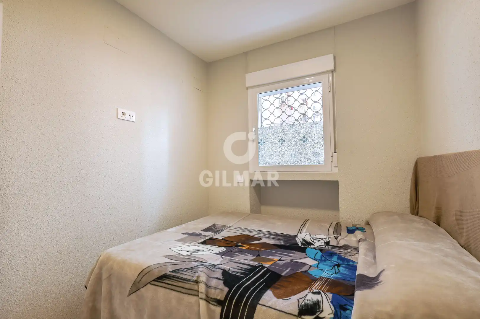 Habitación de Piso en venta en Madrid con Calefacción