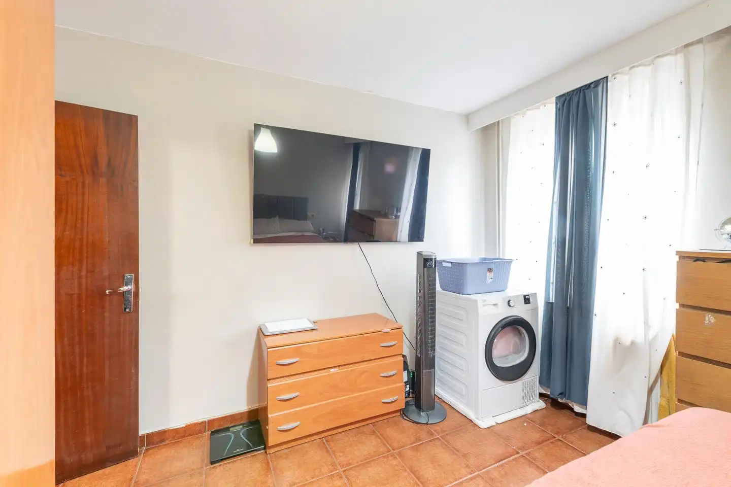Habitación de Planta baja en venta en Oviedo  con Calefacción y Amueblado