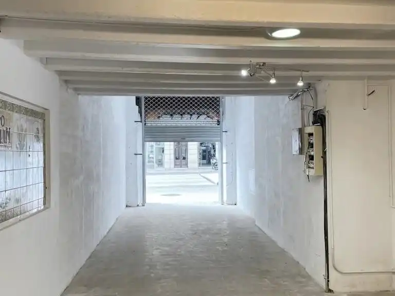 Local de lloguer en Eixample