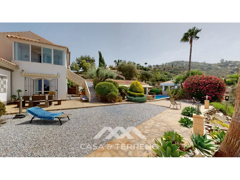 Exterior view of Houses for sale in Sayalonga  with Air Conditioner, Private garden and Terrace