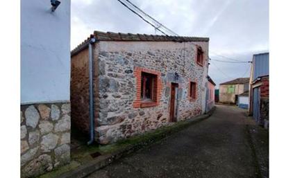 Vista exterior de Casa o xalet en venda en Peralejos de Abajo amb Terrassa i Balcó