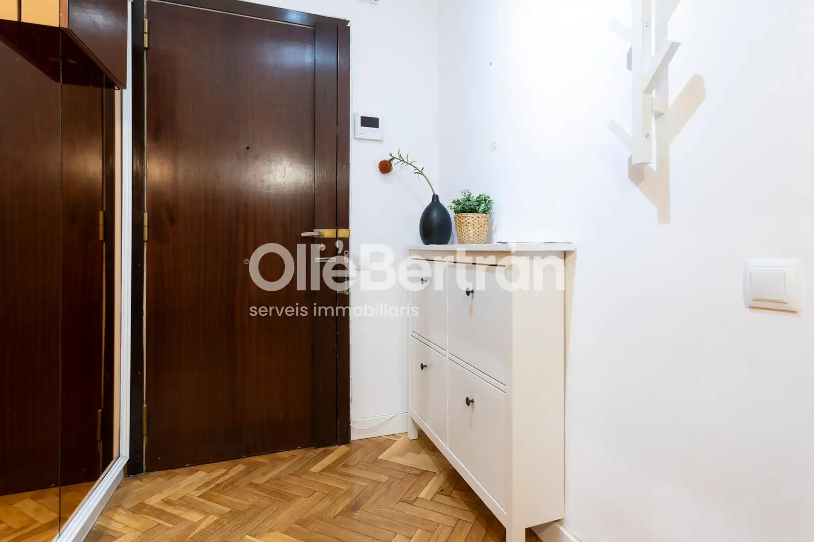 Piso en venta en Barcelona con Calefacción y Balcón