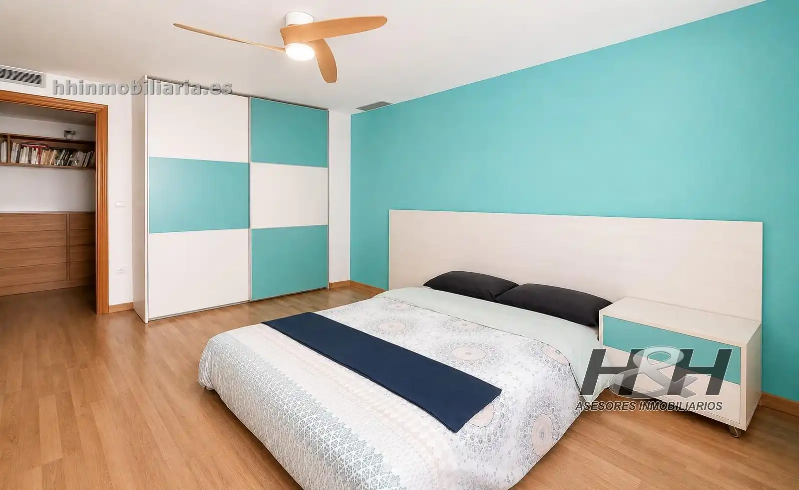 Habitación de Ático en venta en Burjassot con Aire acondicionado, Calefacción y Balcón