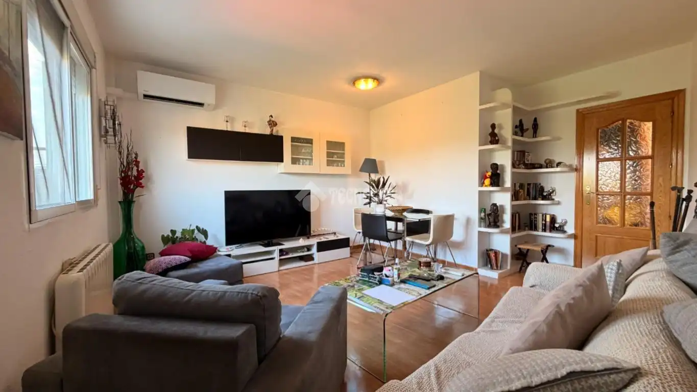 Sala de estar de Piso en venta en Velilla de San Antonio con Aire acondicionado, Calefacción y Trastero