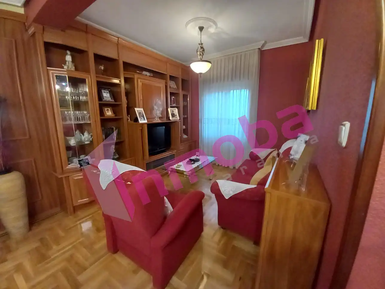 Sala d'estar de Casa o xalet en venda en Aranda de Duero amb Calefacció, Jardí privat i Parquet