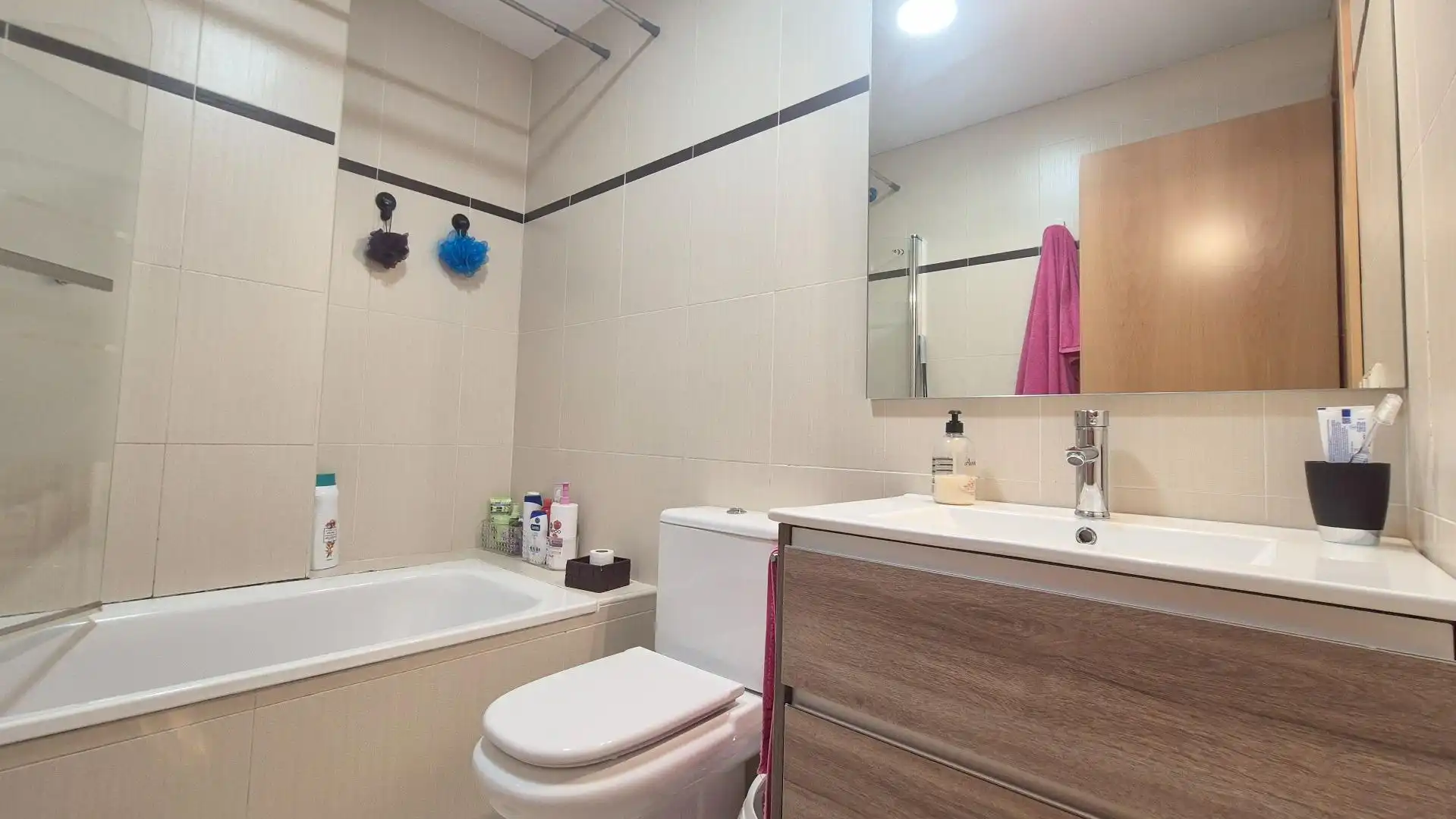 Baño de Planta baja de alquiler en Castellanos de Moriscos con Calefacción, Amueblado y Piscina comunitaria