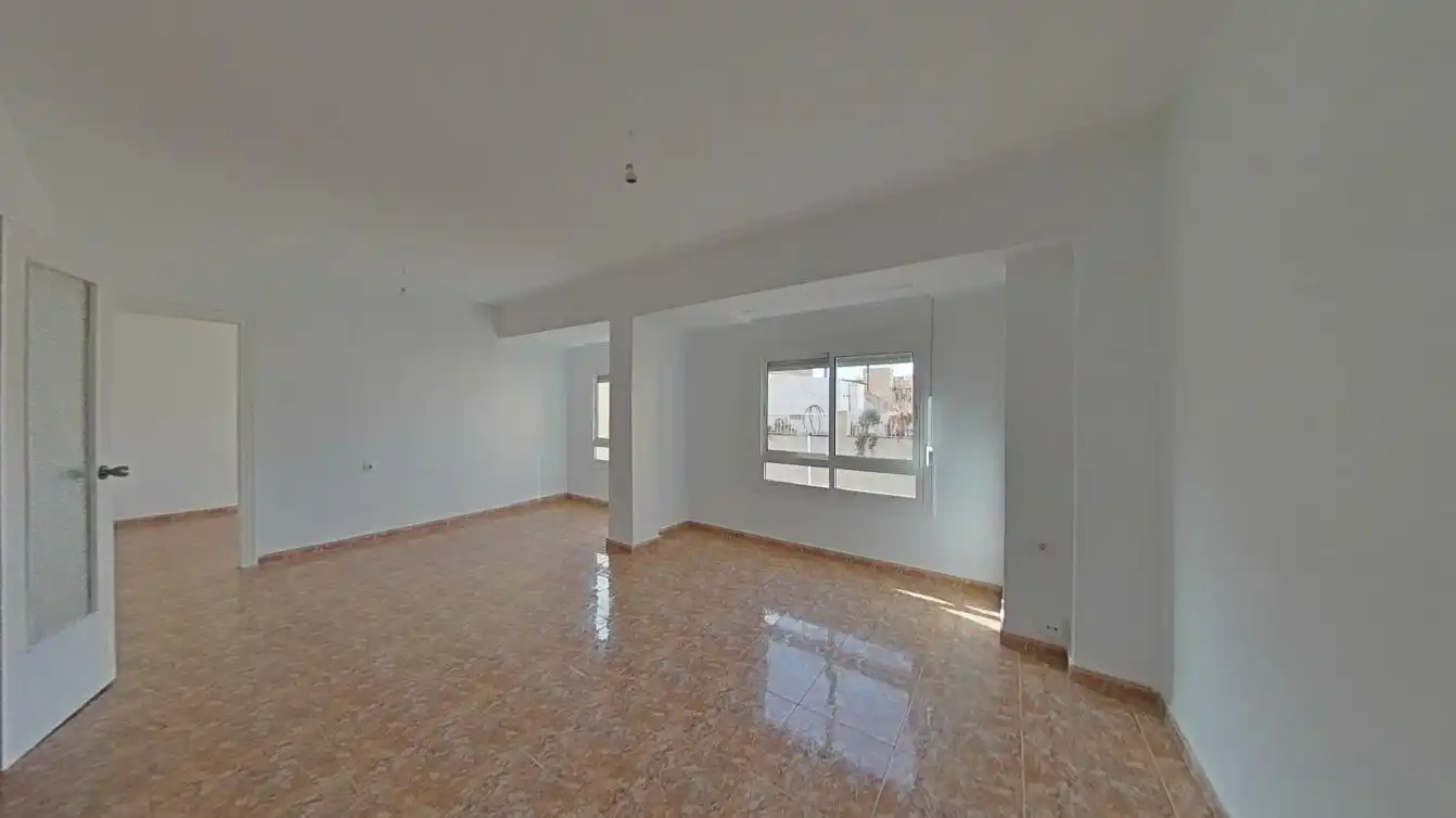 Flat for sale in C/ Modesto Lafuente