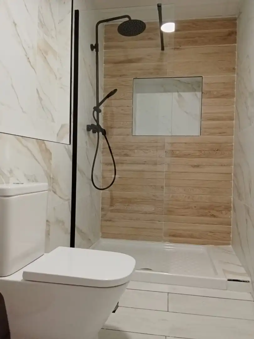 Baño de Estudio de alquiler en Málaga con Amueblado