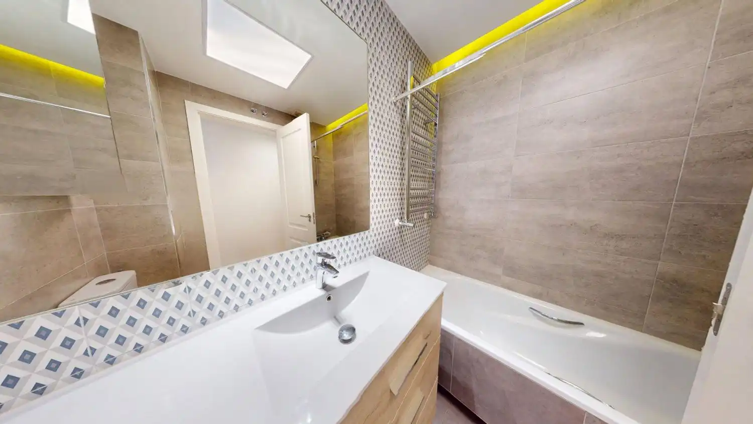 Badezimmer von Wohnung zur Miete in Casco Antiguo