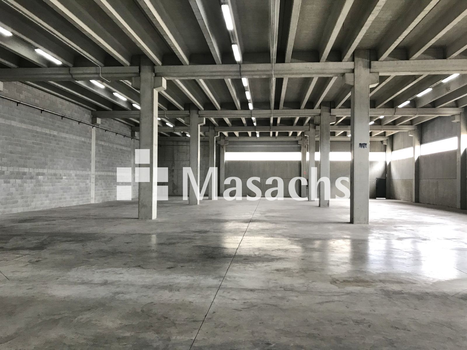 Vista exterior de Nau industrial de lloguer en Terrassa