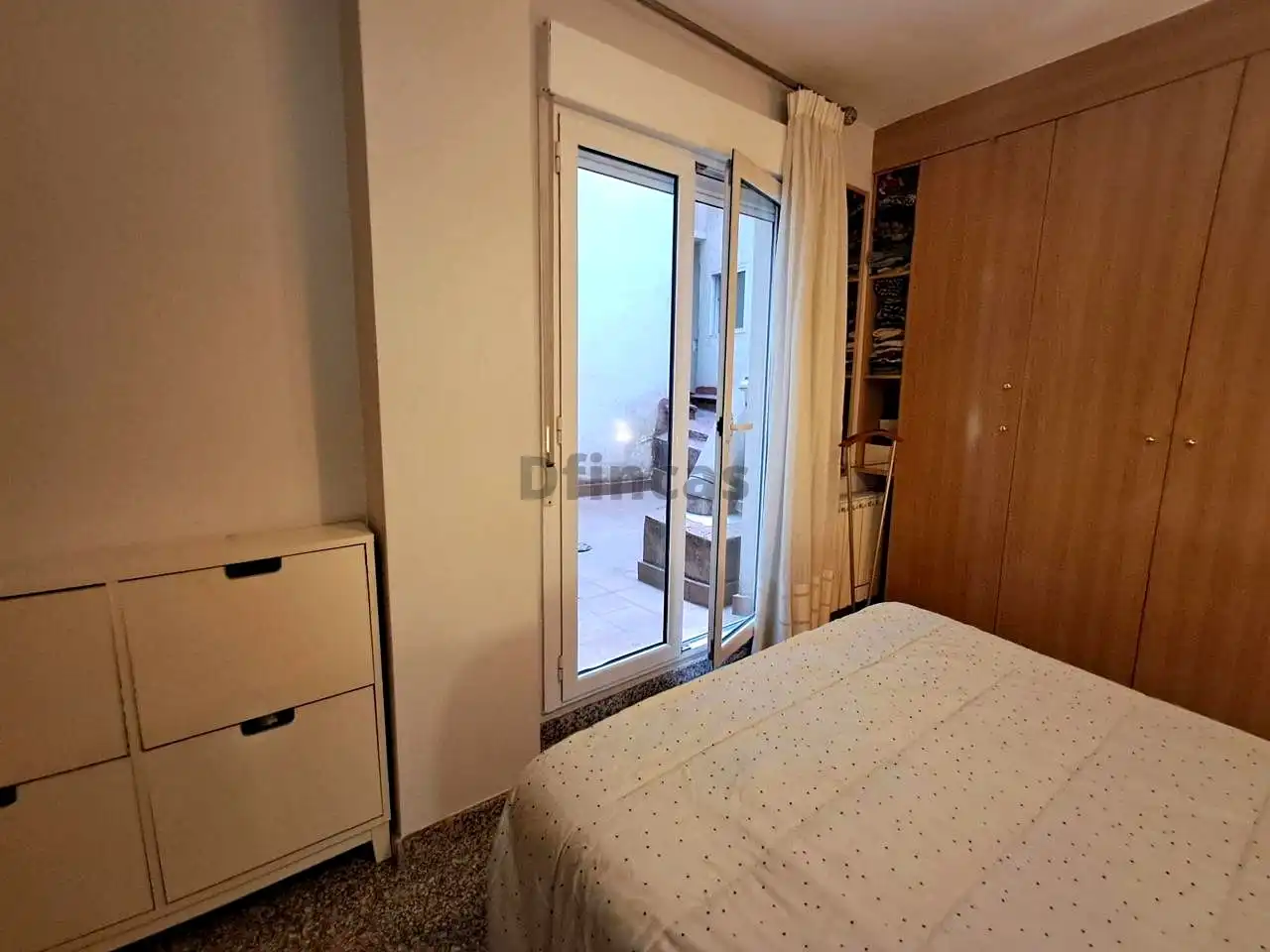 Habitación de Apartamento de alquiler en Teruel con Calefacción, Terraza y Trastero