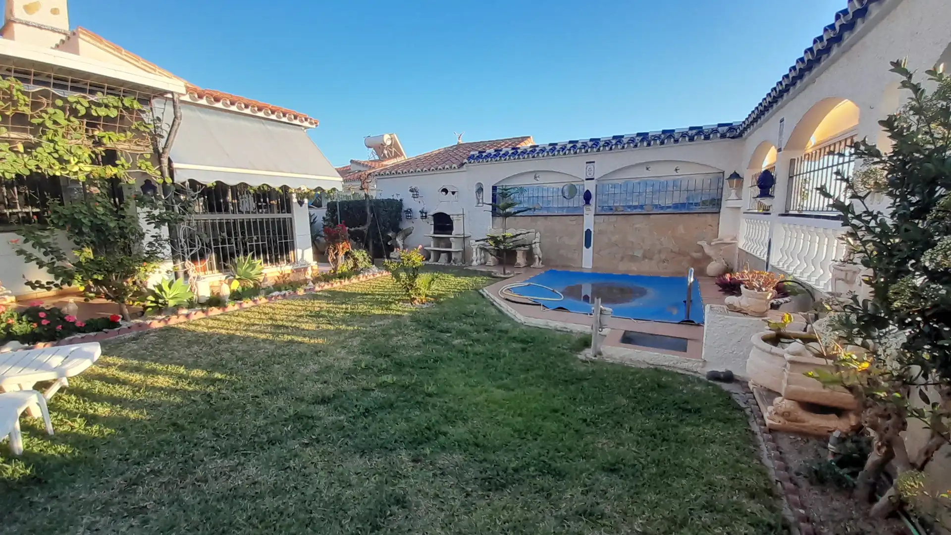 Jardí de Casa o xalet en venda en Vélez-Málaga amb Aire condicionat, Calefacció i Jardí privat