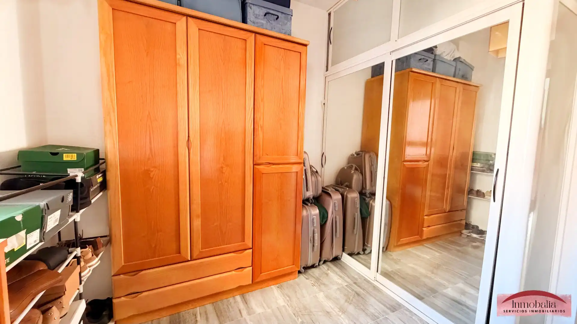 Habitación de Piso en venta en Sevilla con Aire acondicionado y Piscina comunitaria