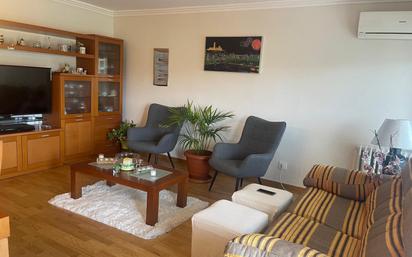 Sala d'estar de Pis en venda en  Lleida Capital amb Aire condicionat i Terrassa
