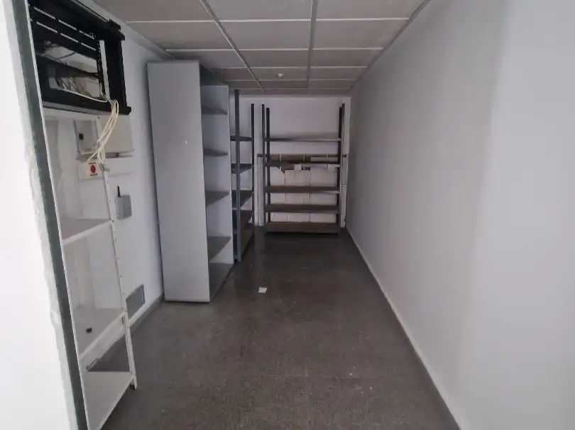 Commercial properties for rent in Paterna  with Air Conditioner, Heating and Furnished