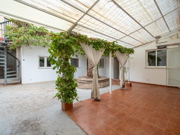 Bajo en venta en Llevant