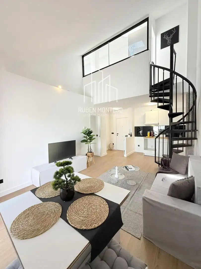 Sala de estar de Dúplex en venta en Villamayor con Calefacción, Terraza y Balcón