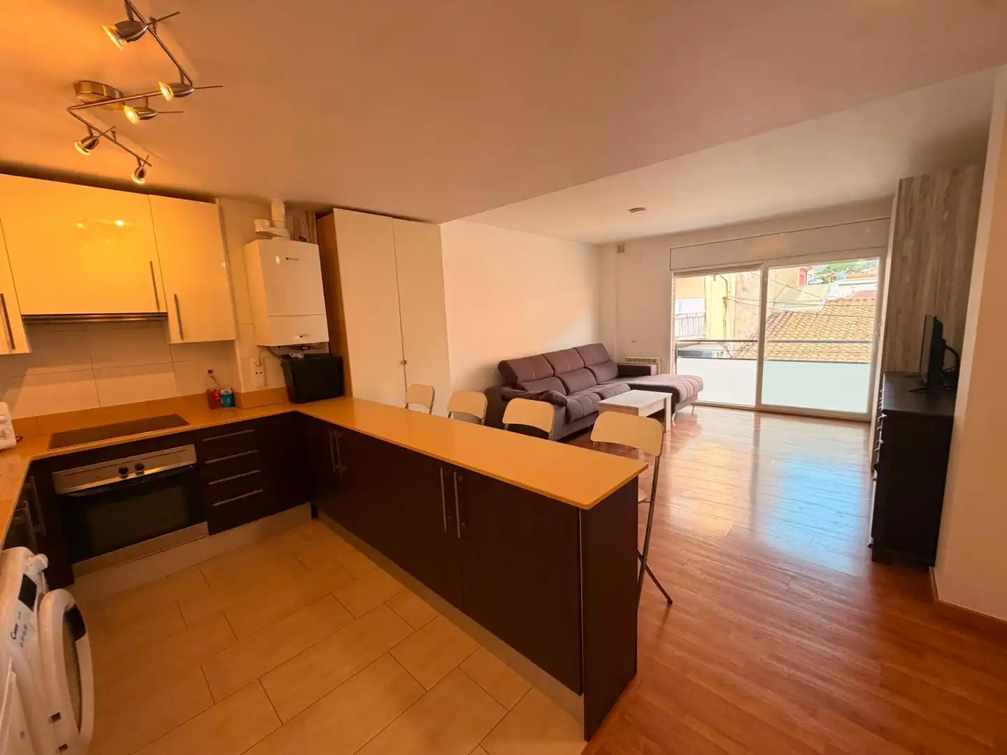 Vista exterior de Piso en venta en Pineda de Mar con Calefacción, Parquet y Balcón