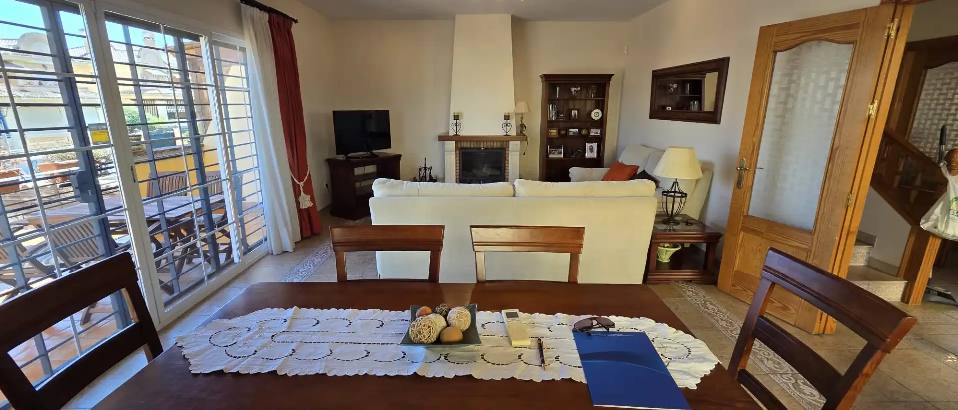 Sala d'estar de Casa adosada en venda en Alhaurín de la Torre amb Aire condicionat, Jardí privat i Terrassa