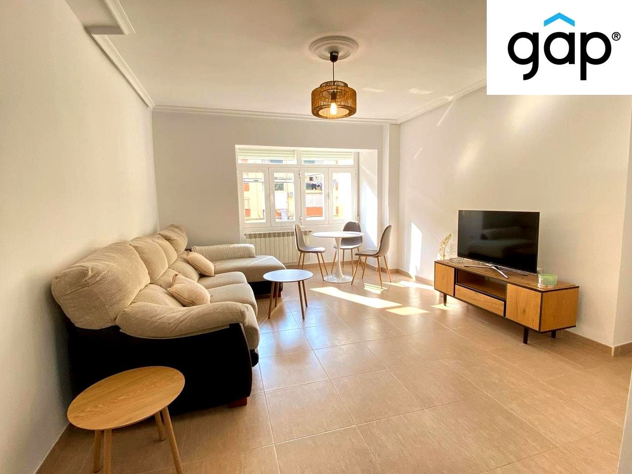 Living room of Flat for sale in Cuenca Capital  with Heating, Storage room and Furnished