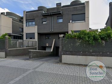 Casa aparellada amb balcó en venda a Las Villas - Valparaiso - El Peral