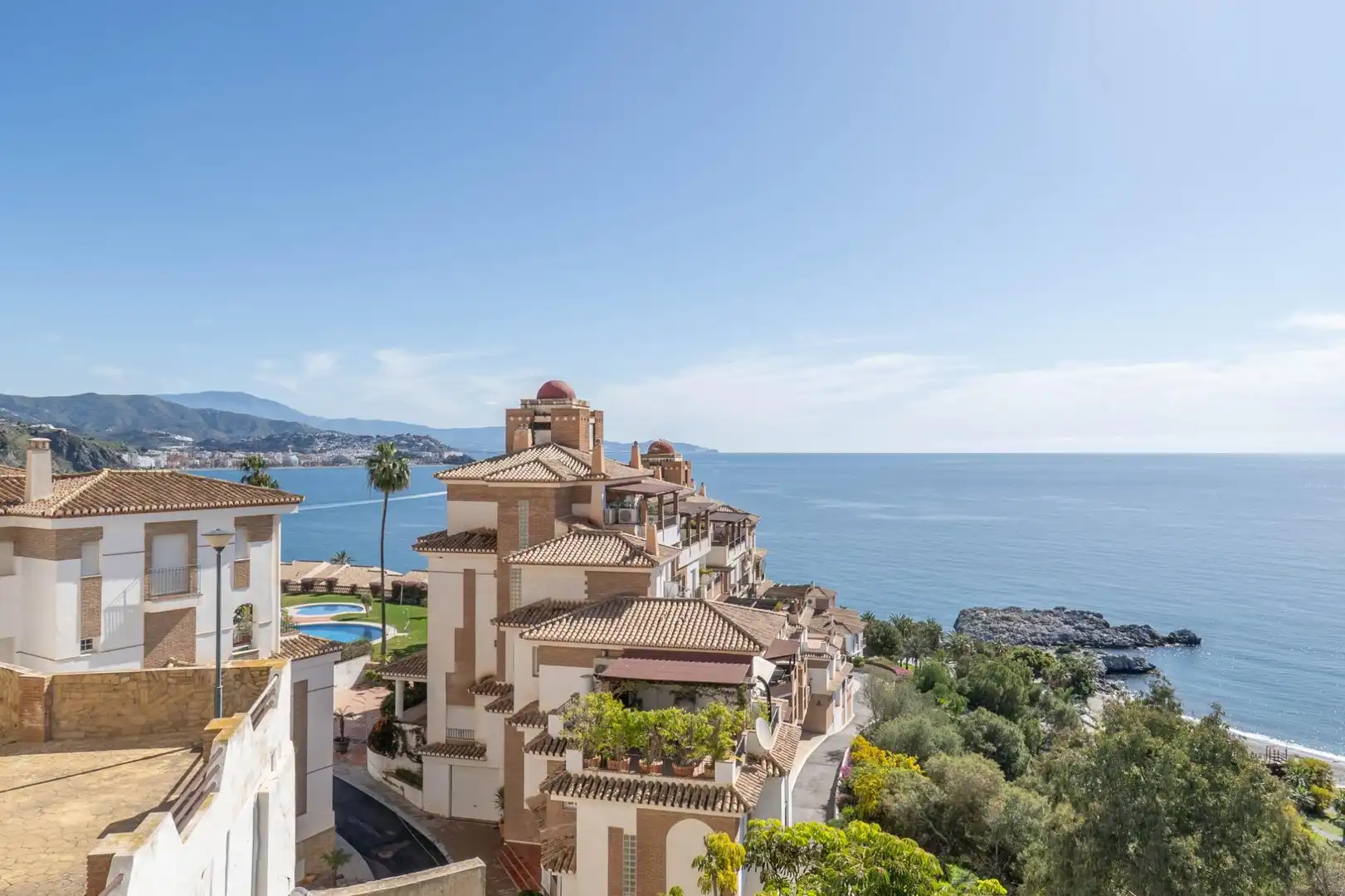 Vista exterior de Apartamento en venta en Almuñécar con Jardín privado, Terraza y Piscina comunitaria