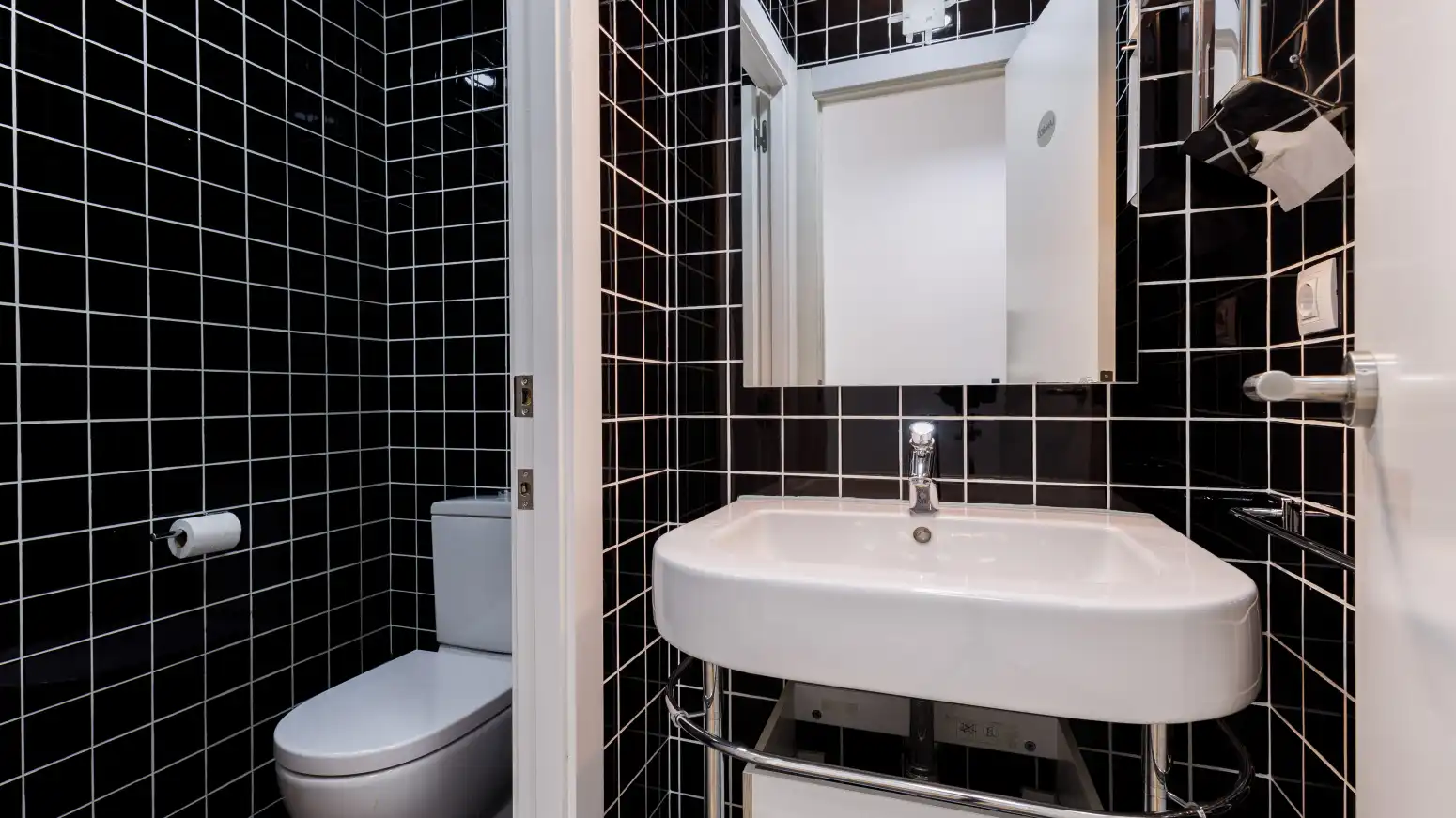 Bathroom of Office for rent in Eixample