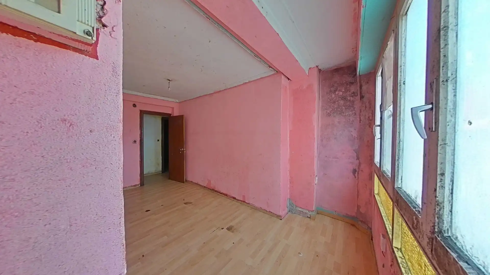 Habitación de Piso en venta en El Astillero   con Horno