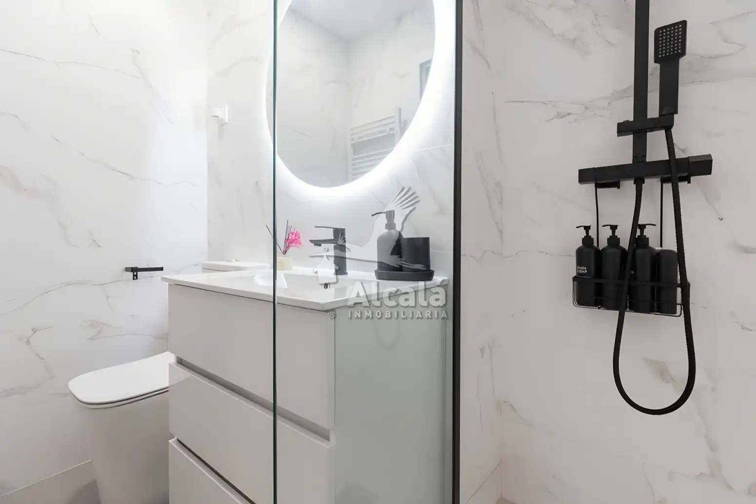 Bathroom of Flat for sale in Alcalá de Henares  with Heating