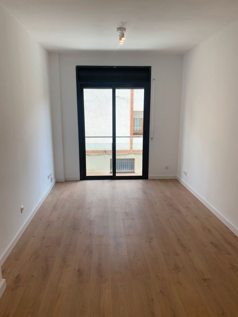 Bedroom of Flat for sale in Terrassa  with Parquet flooring and Balcony