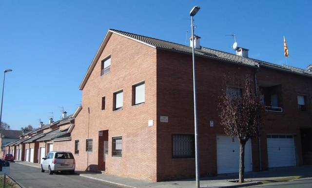 Casa adosada en Venta en C/ Prat de la Riba esq. C/ Arbreda en Eixample - Can Bogunyà