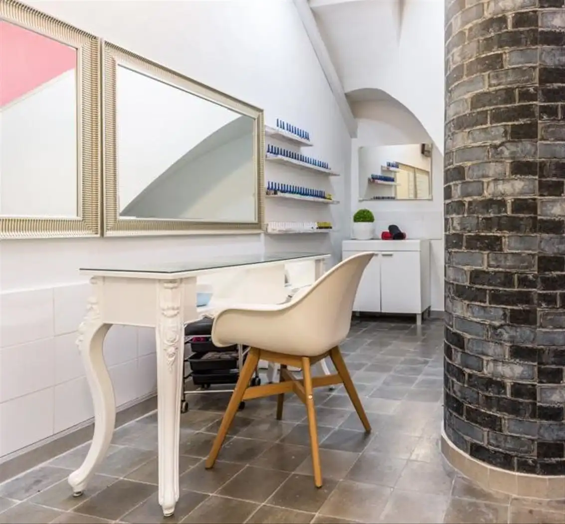 Business premises for transfer in Eixample, imagen 17