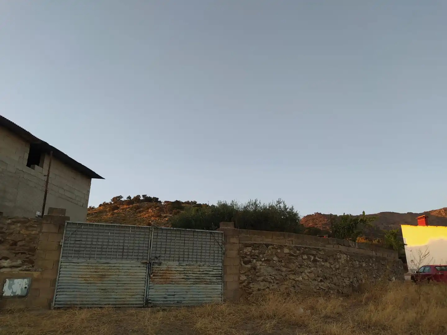 Vista exterior de Casa o xalet en venda en Arroyomolinos (Cáceres) amb Jardí privat i Traster