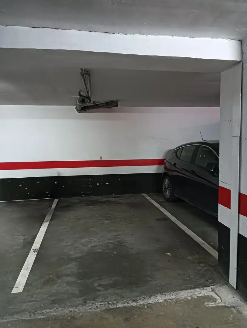 Parking de Piso en venta en Zaragoza con Calefacción, Terraza y Trastero