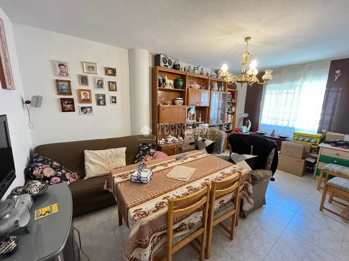 Sala d'estar de Casa adosada en venda en Alcaudete de la Jara amb Aire condicionat, Calefacció i Terrassa