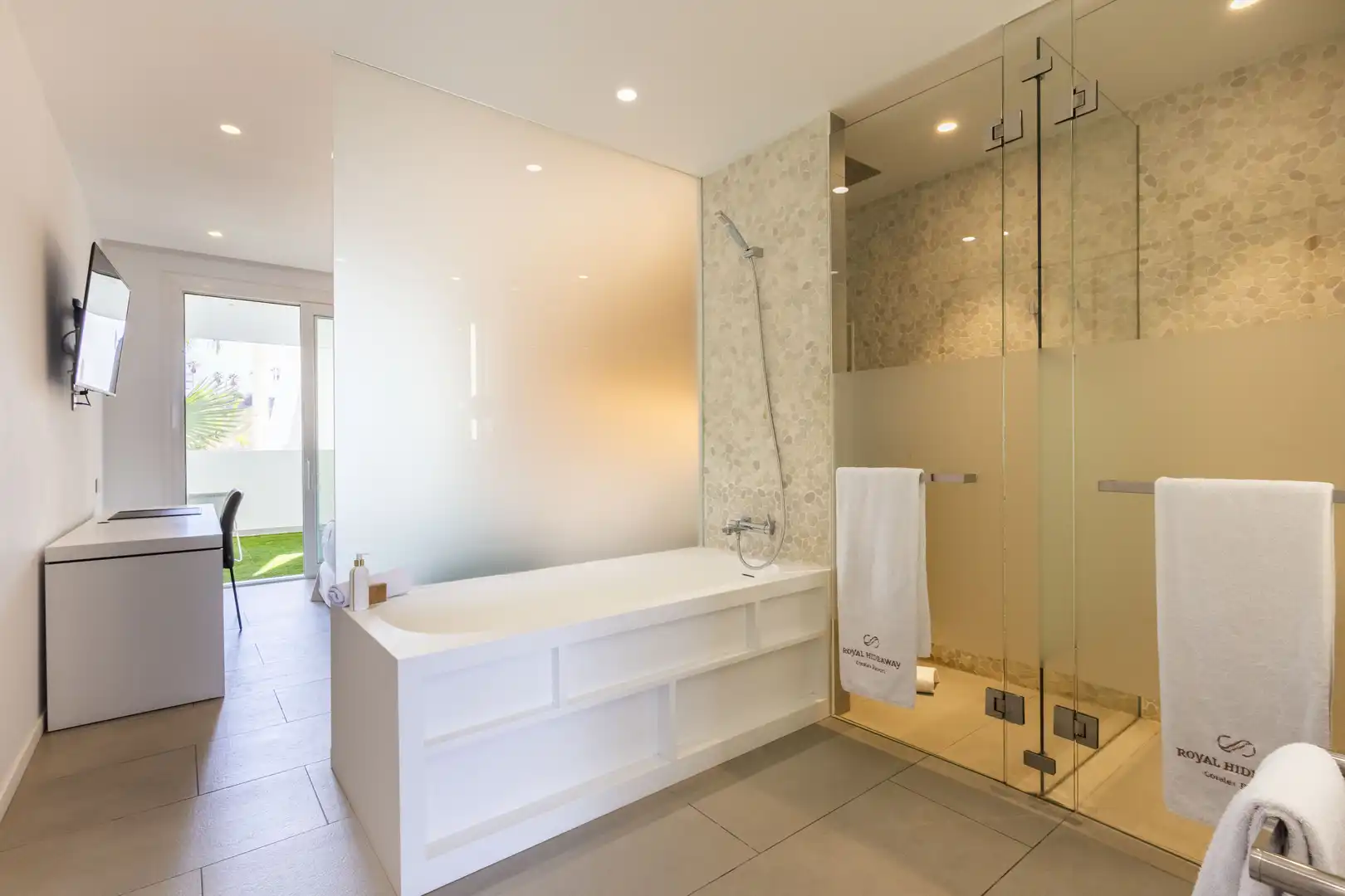 Baño de Piso en venta en Adeje con Aire acondicionado, Terraza y Trastero