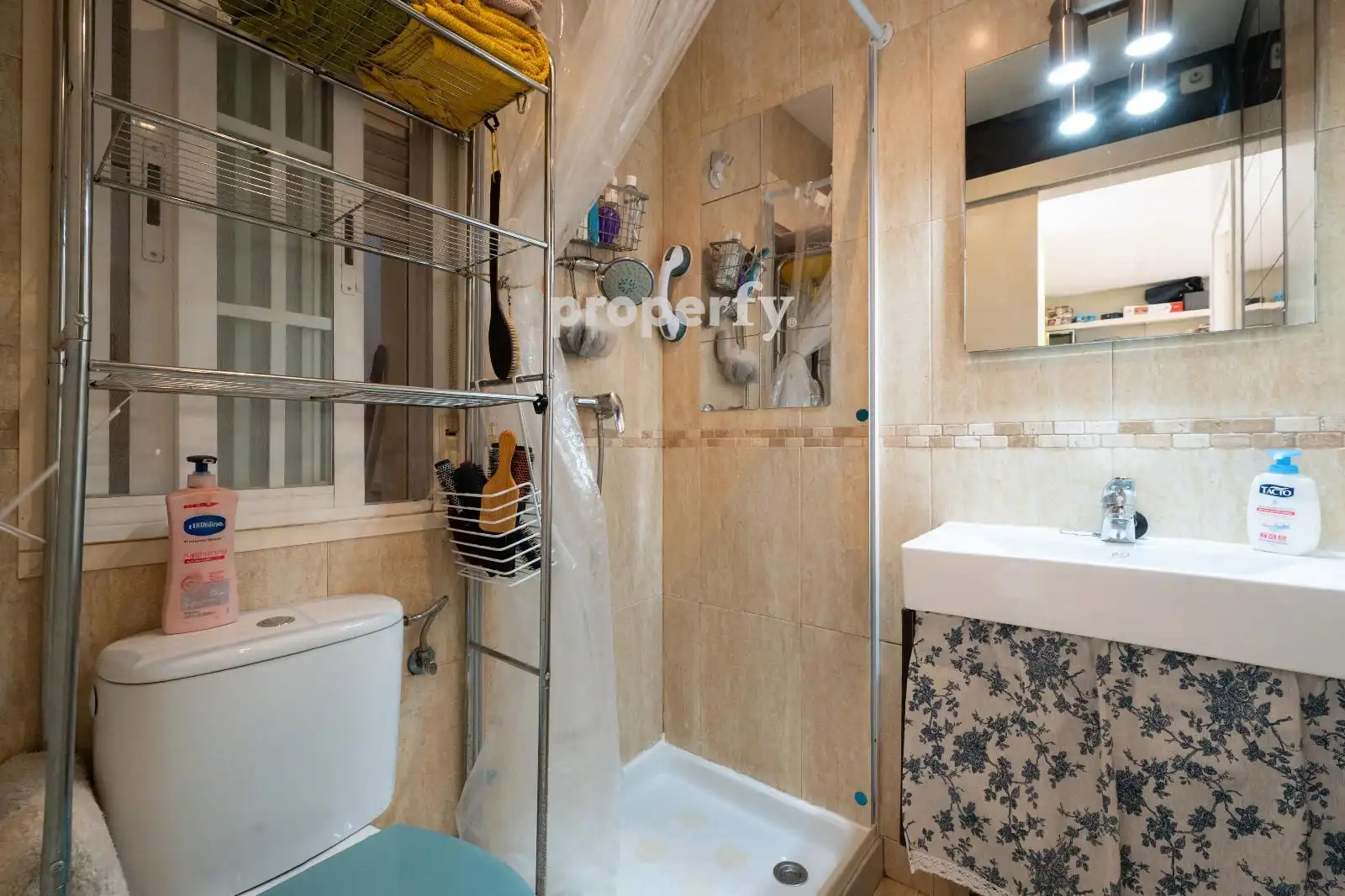 Bathroom of Flat for sale in Madrid  with Heating, Parquet flooring and Furnished