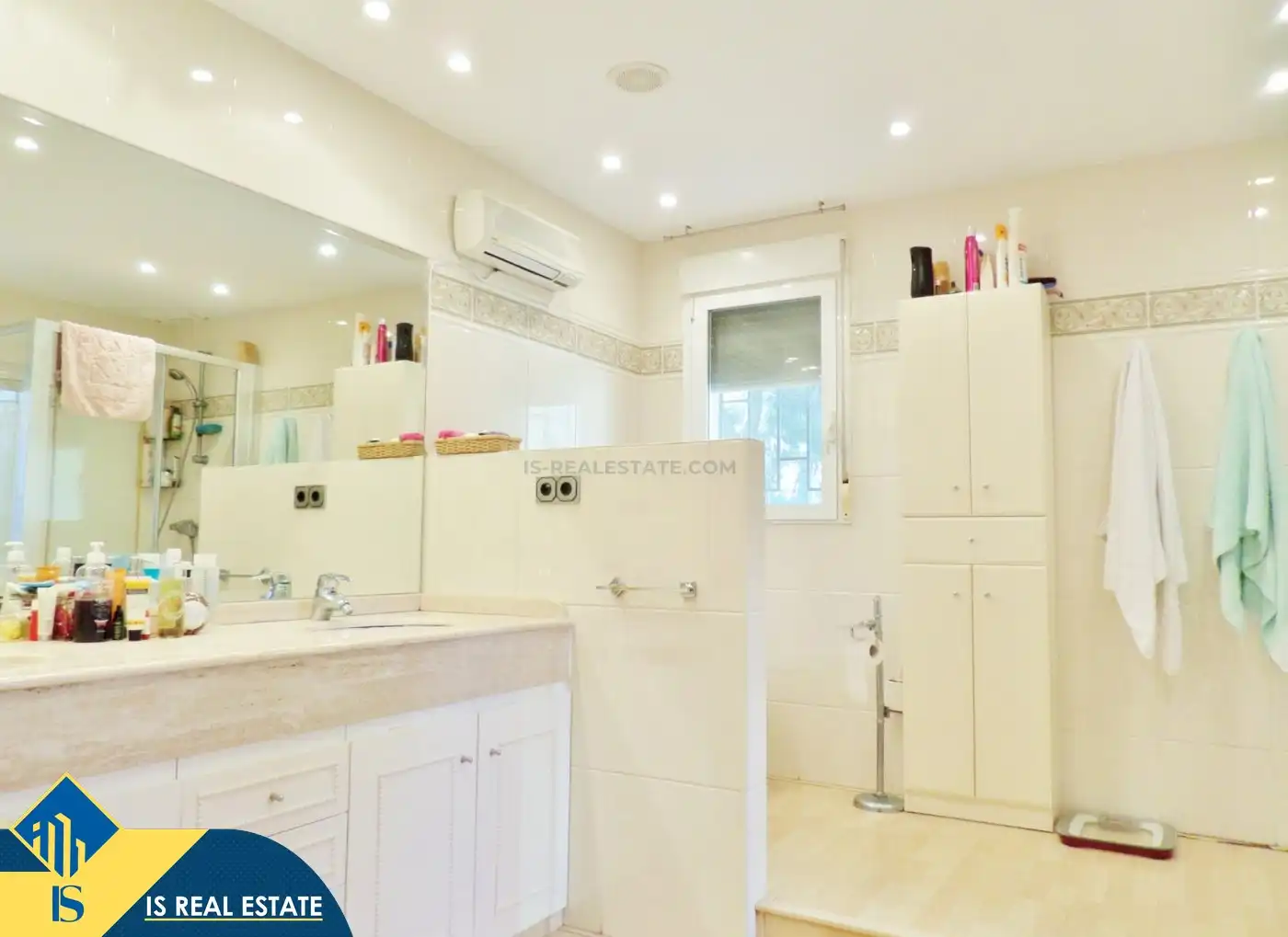 Bathroom of Houses for sale in Alicante / Alacant  with Terrace, Swimming Pool and Furnished