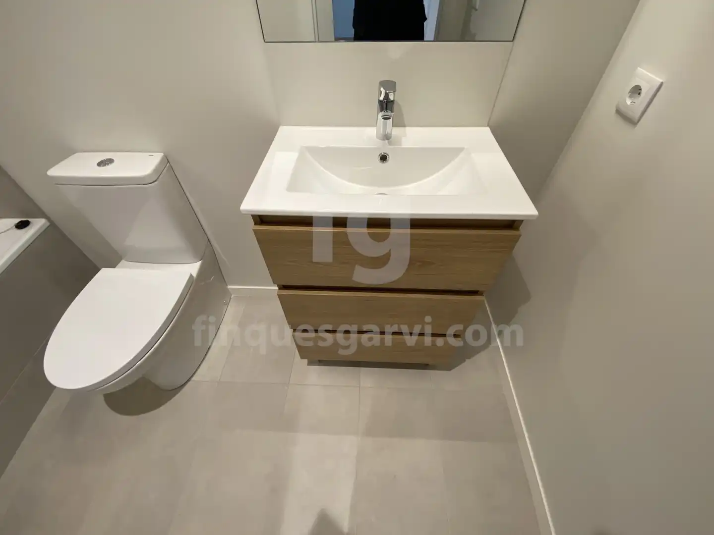Baño de Piso de alquiler en Mataró con Aire acondicionado, Calefacción y Terraza