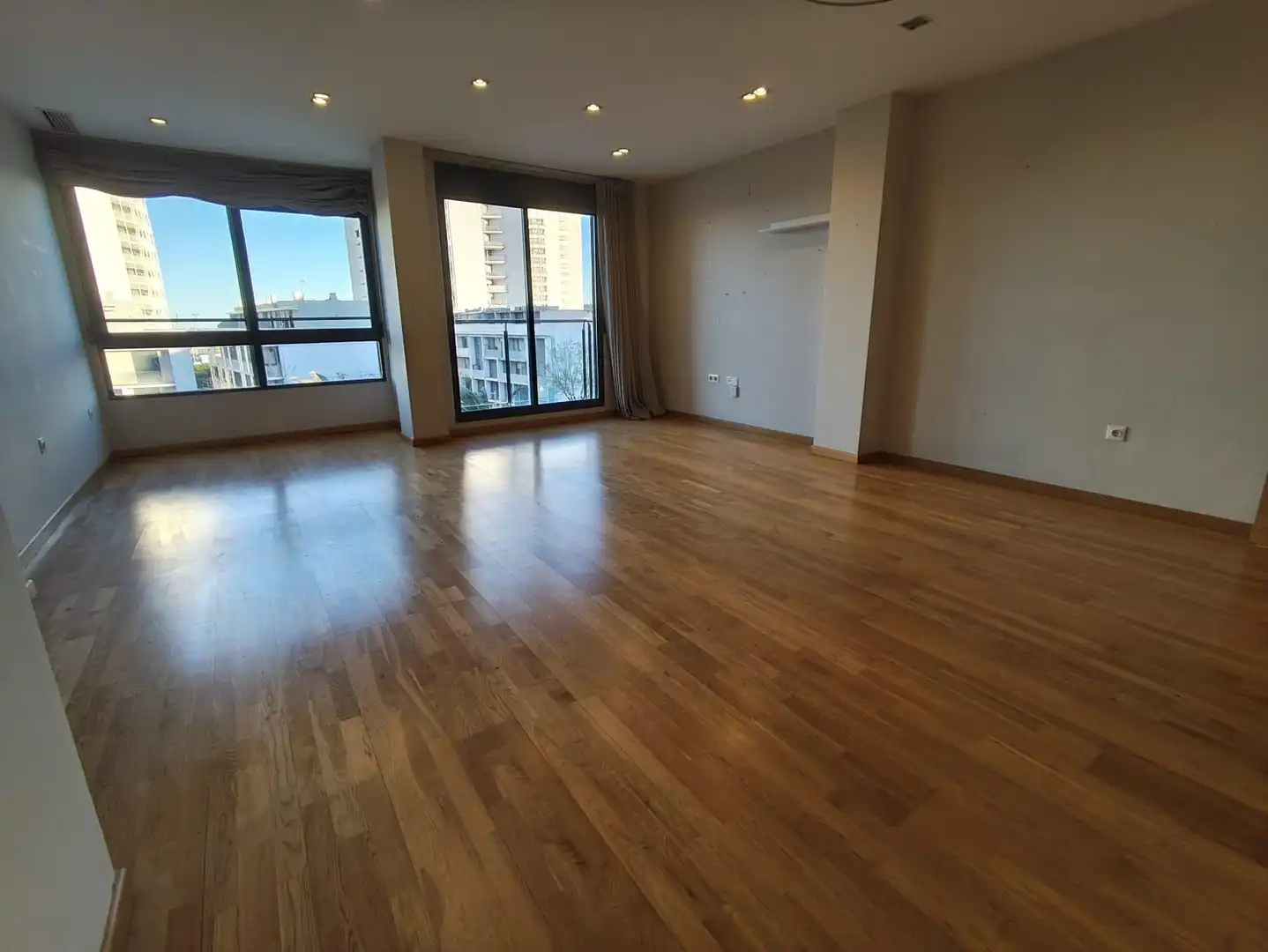 Sala d'estar de Pis en venda en Torrent amb Aire condicionat, Parquet i Traster