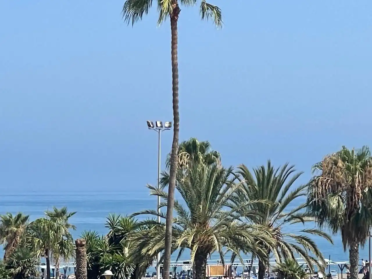 Vista exterior de Casa o xalet en venda en Vélez-Málaga amb Aire condicionat, Calefacció i Terrassa