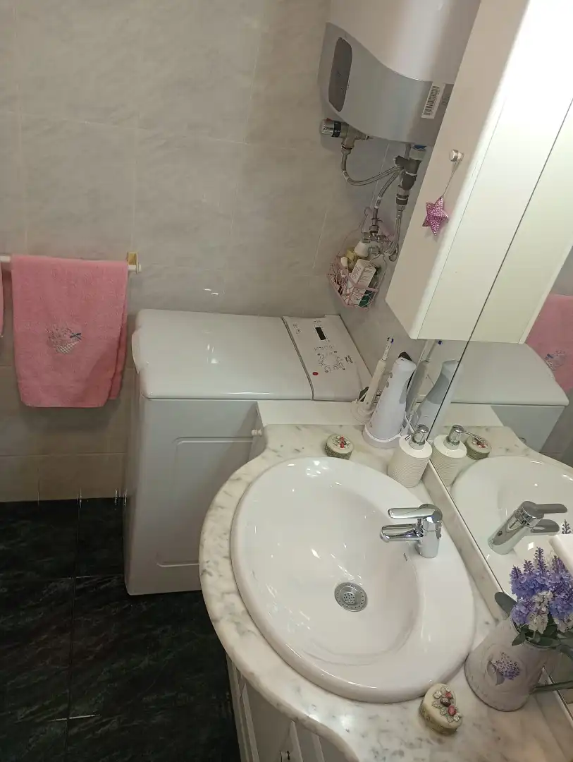 Bathroom of Flat for sale in Gijón   with Parquet flooring, Furnished and Oven