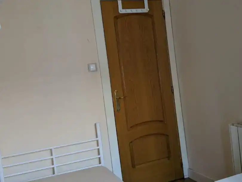 Schlafzimmer von Wohnung zur Miete in  Madrid Capital mit Klimaanlage und Balkon