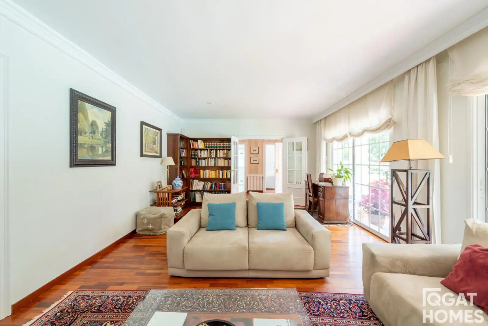 Sala d'estar de Casa o xalet en venda en Sant Cugat del Vallès amb Aire condicionat, Calefacció i Jardí privat