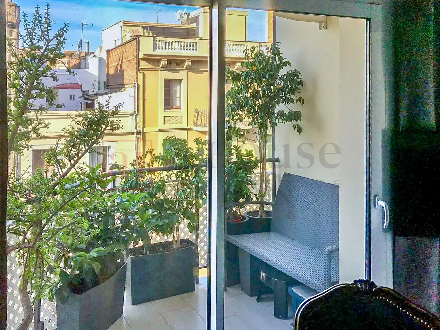 Piso con terraza en venta en Calle de Nàpols