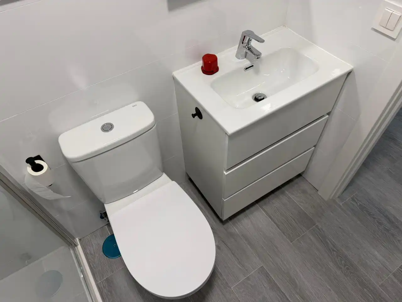 Bany de Planta baixa de lloguer en Madrid amb Aire condicionat i Moblat