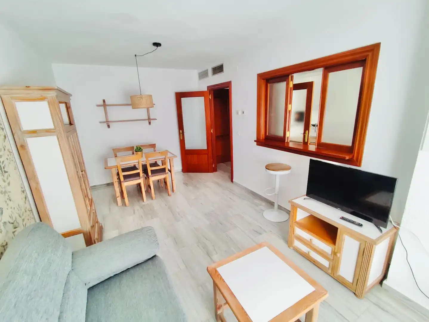 Sala de estar de Apartamento de alquiler en Granada con Aire acondicionado, Calefacción y Amueblado